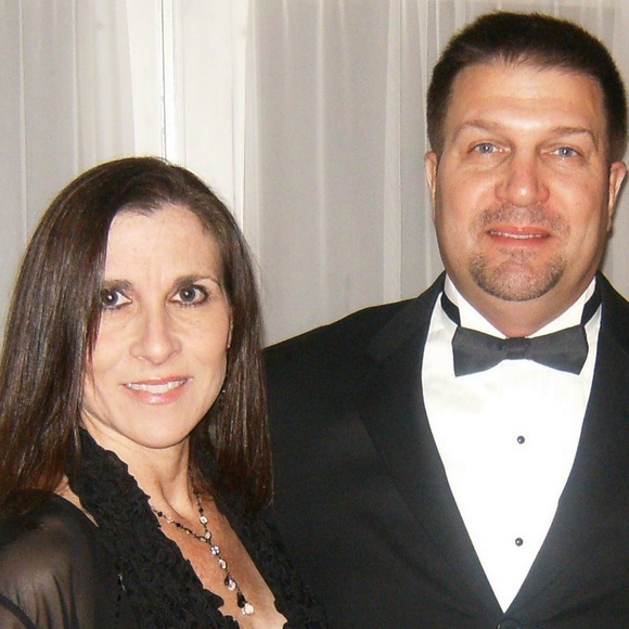 Meet your Posher, Stephanie - Picture 3 of 8